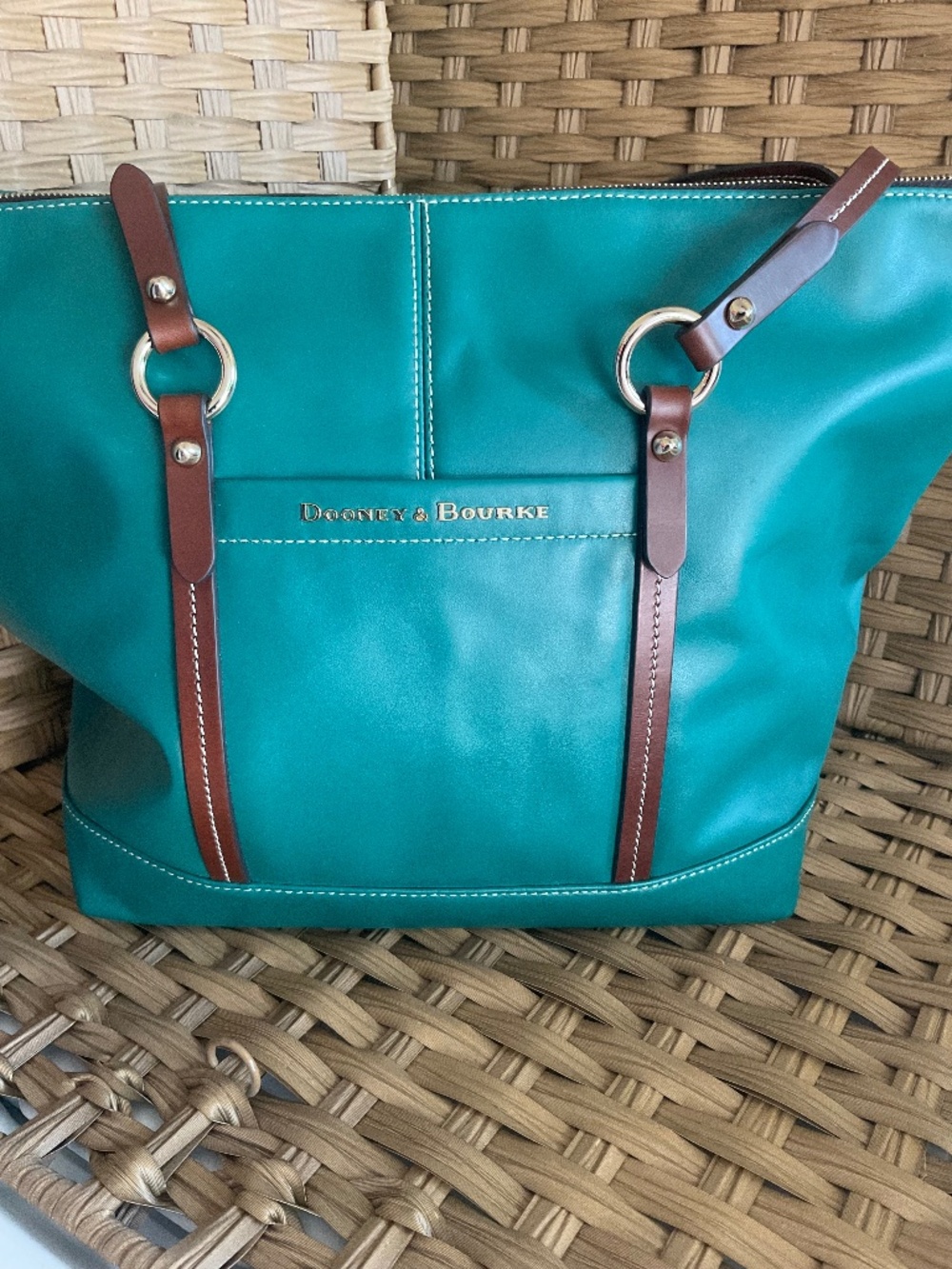 Like New Dooney & Bourke Tilly Tote soft leather,